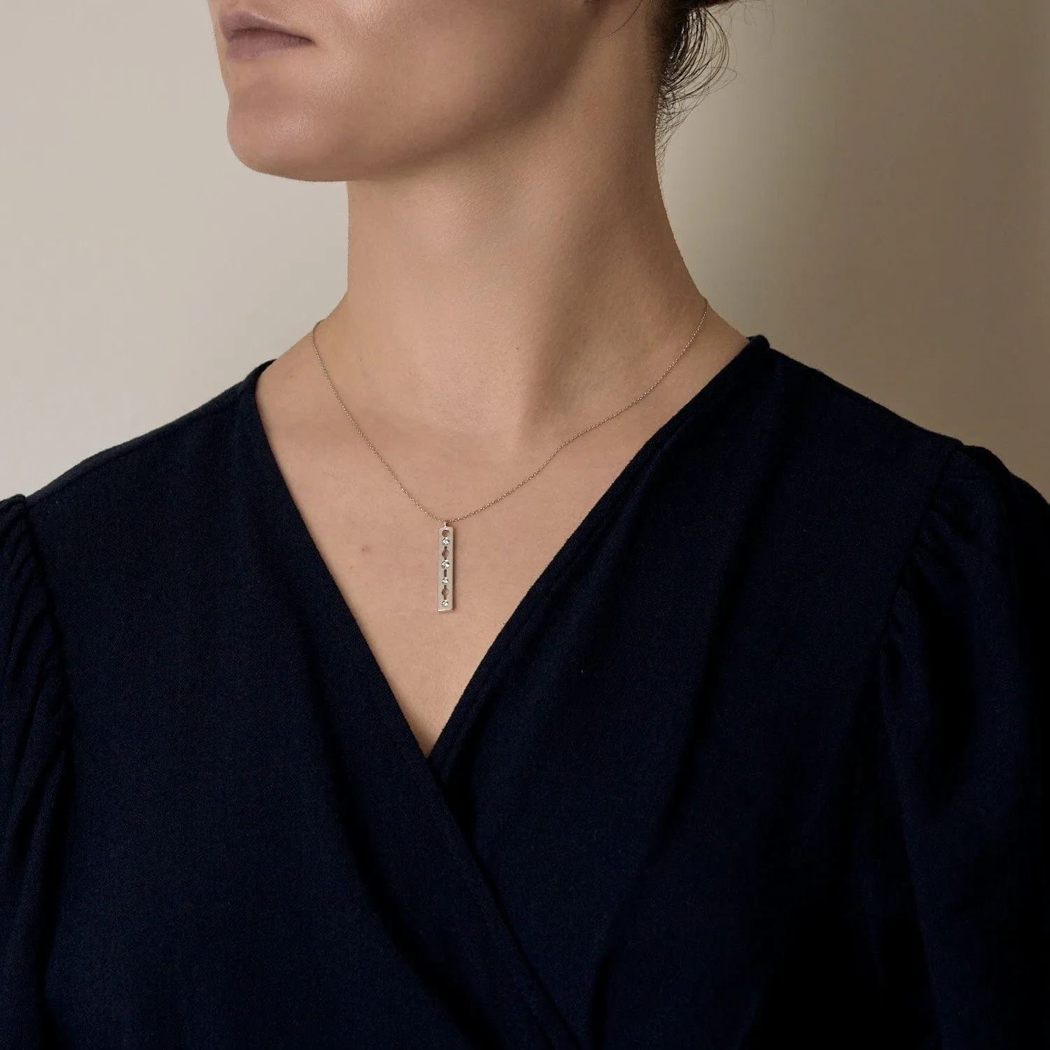 DINH VAN - PULSE - Collier et Pendentif en or gris et diamants sold by 58 Facettes product image thumbnail 2