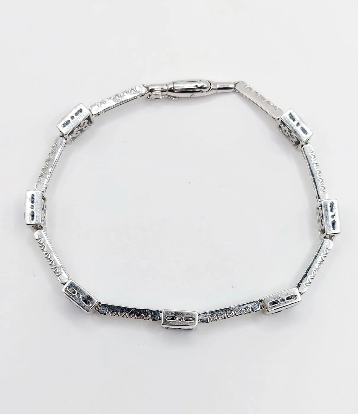 Bracelet vintage style Art déco en or blanc 18k, saphirs synthétiques et diamants sold by 58 Facettes product image thumbnail 4