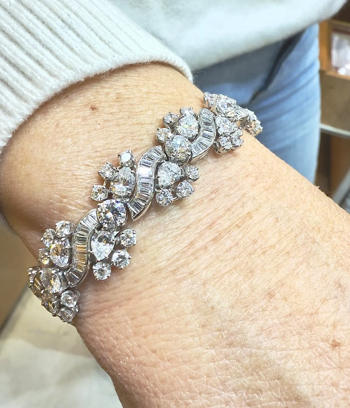 Bracelet en or blanc 18 carats et platine serti de diamants naturels sold by 58 Facettes product image thumbnail 2