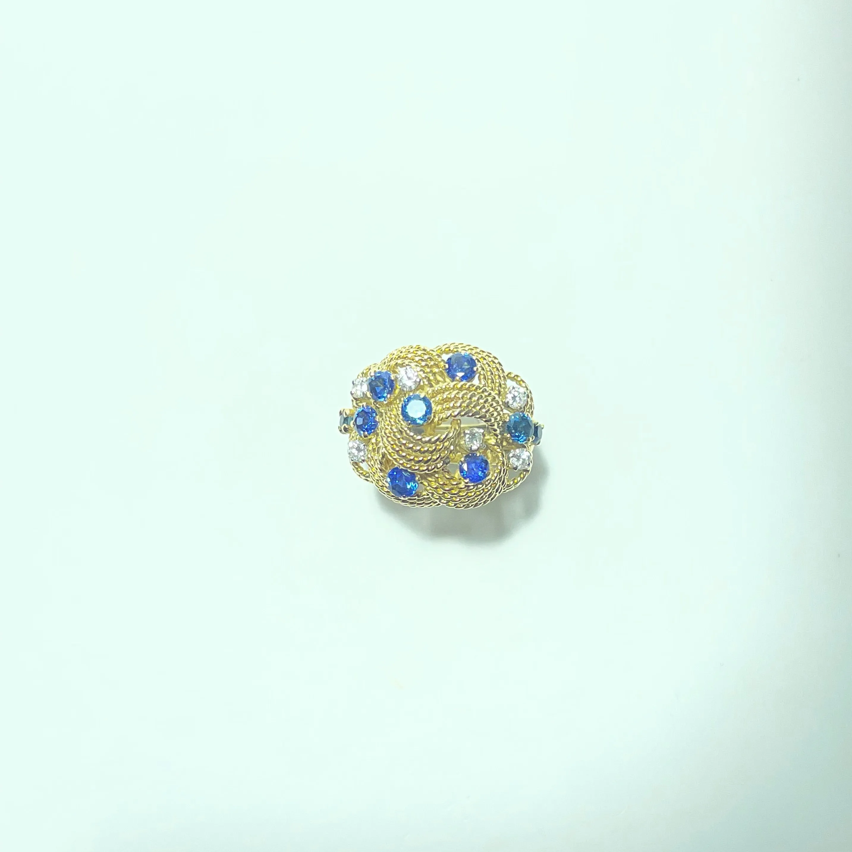 Bague vintage en or jaune 18 carats avec saphirs et diamants sold by 58 Facettes product image thumbnail 3