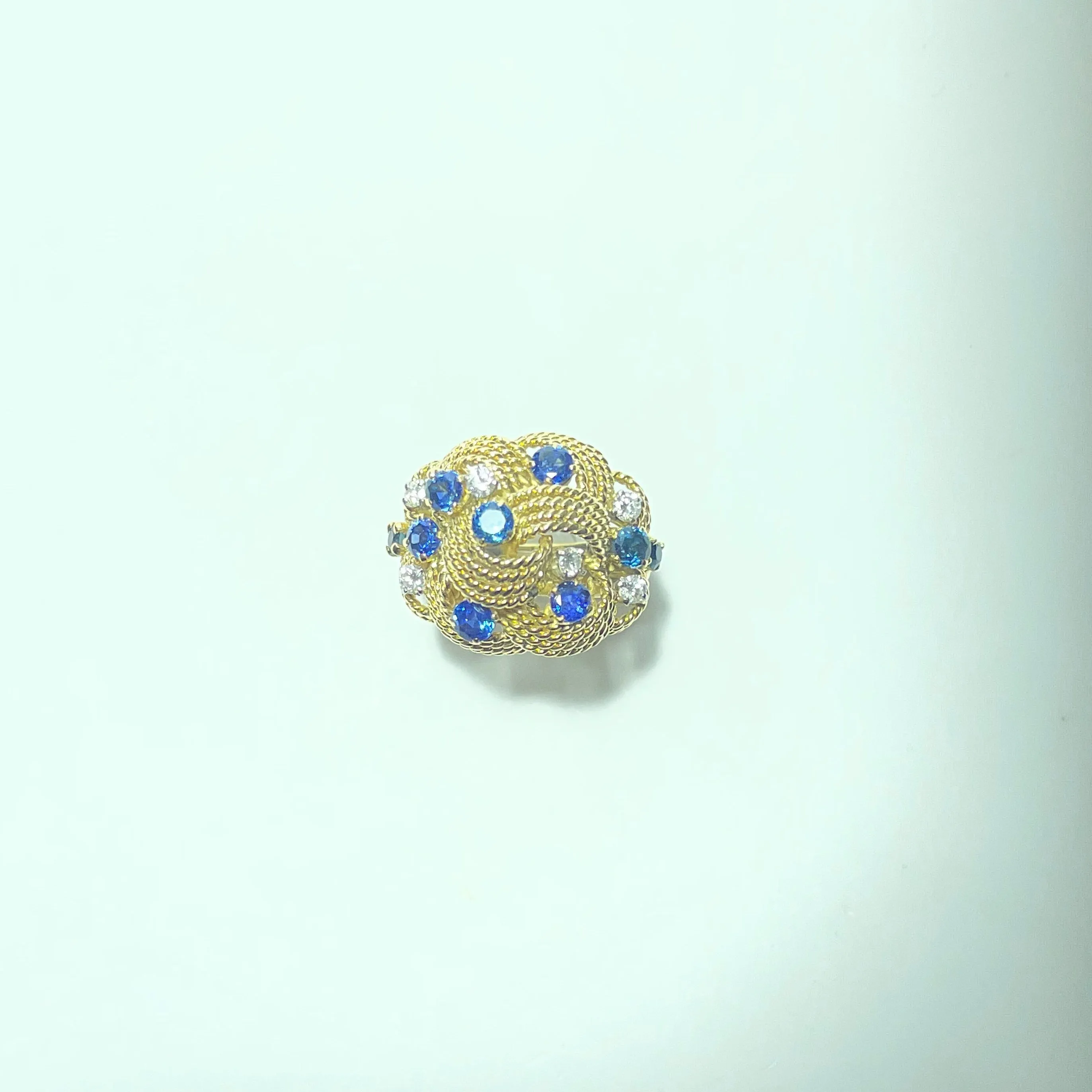 Bague vintage en or jaune 18 carats avec saphirs et diamants sold by 58 Facettes product image thumbnail 2