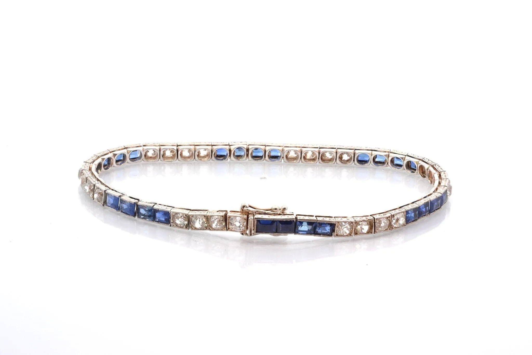Bracelet Art déco 1920 en platine, saphirs et diamants sold by 58 Facettes product image thumbnail 2