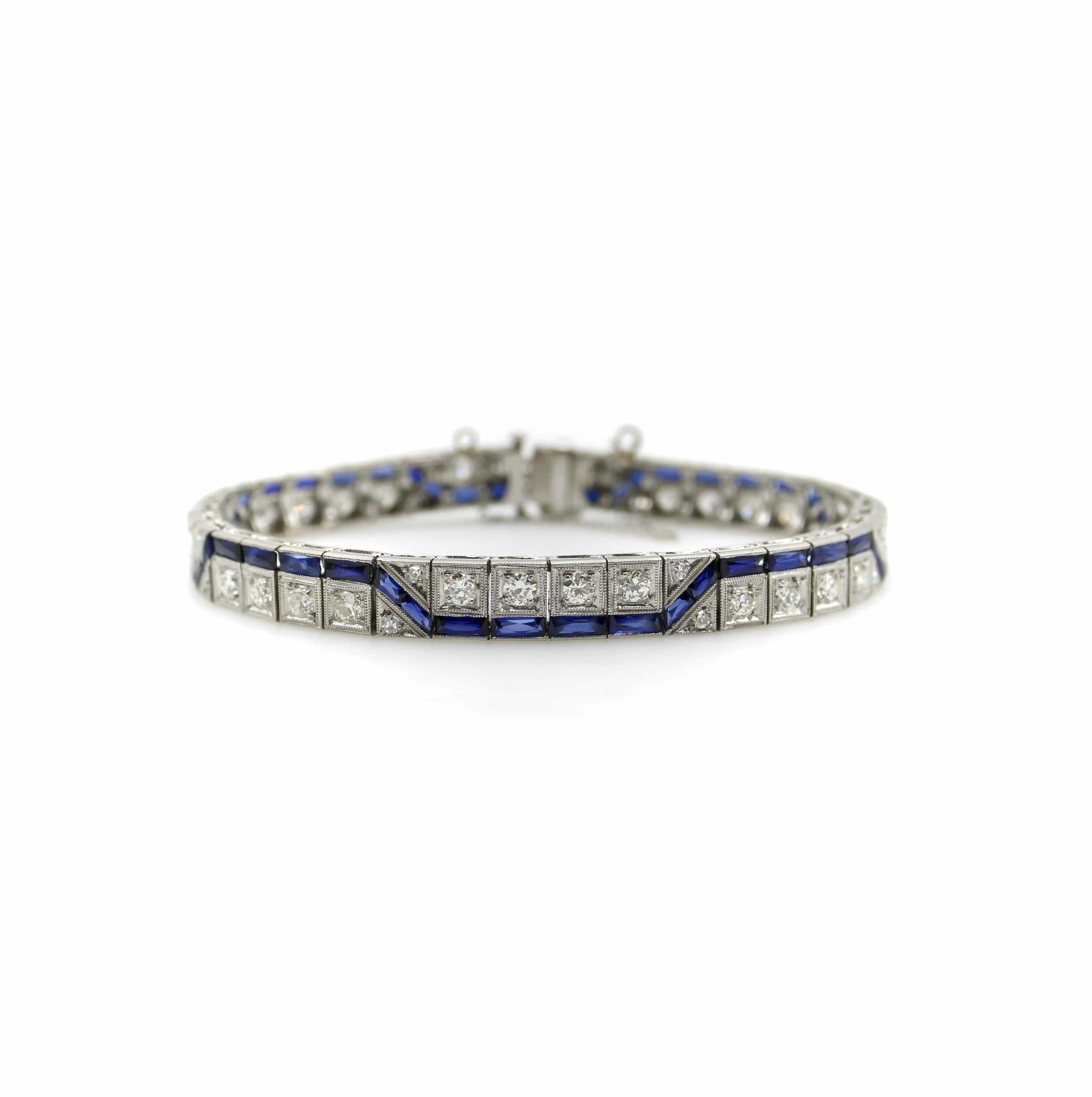 Art déco - Bracelet ligne zigzag en platine, diamants et saphirs sold by 58 Facettes