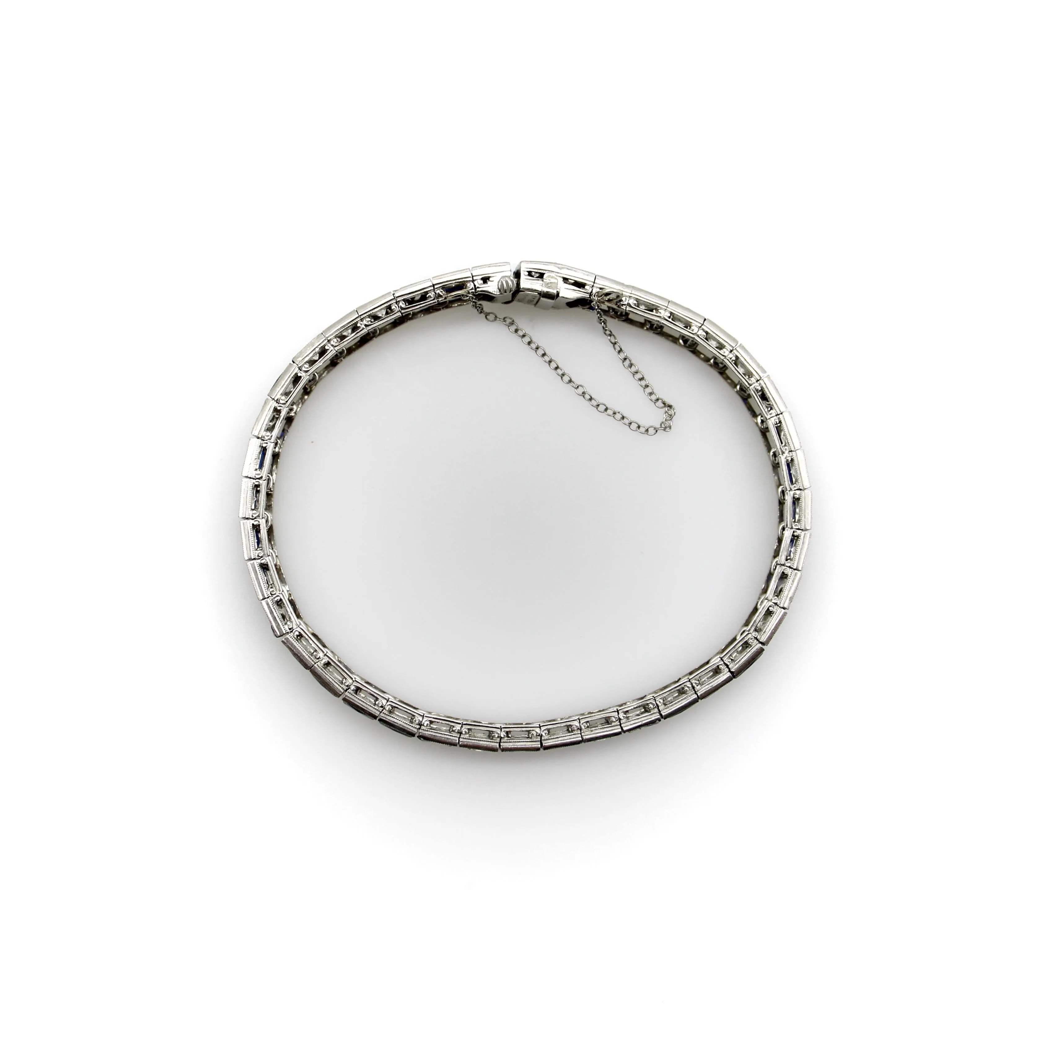 Art déco - Bracelet ligne zigzag en platine, diamants et saphirs sold by 58 Facettes product image thumbnail 5