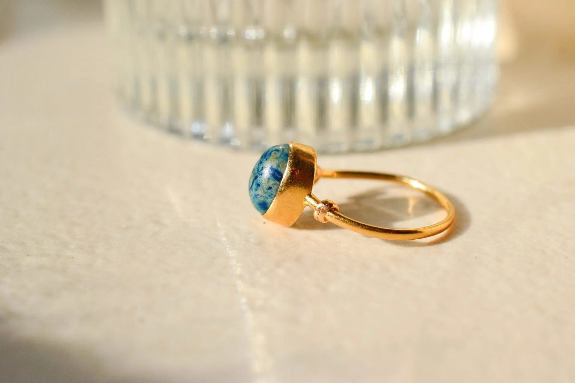 Bague cabochon pierre bleue en or jaune 18 carats sold by 58 Facettes product image thumbnail 5