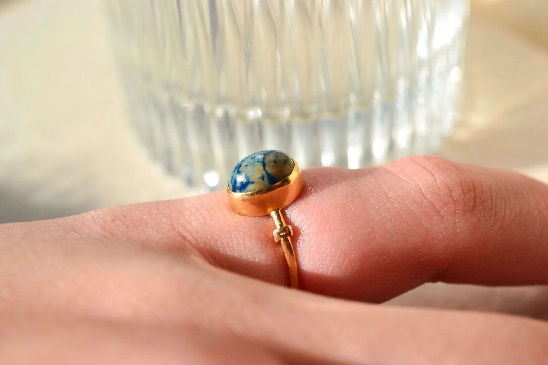 Bague cabochon pierre bleue en or jaune 18 carats sold by 58 Facettes product image thumbnail 3