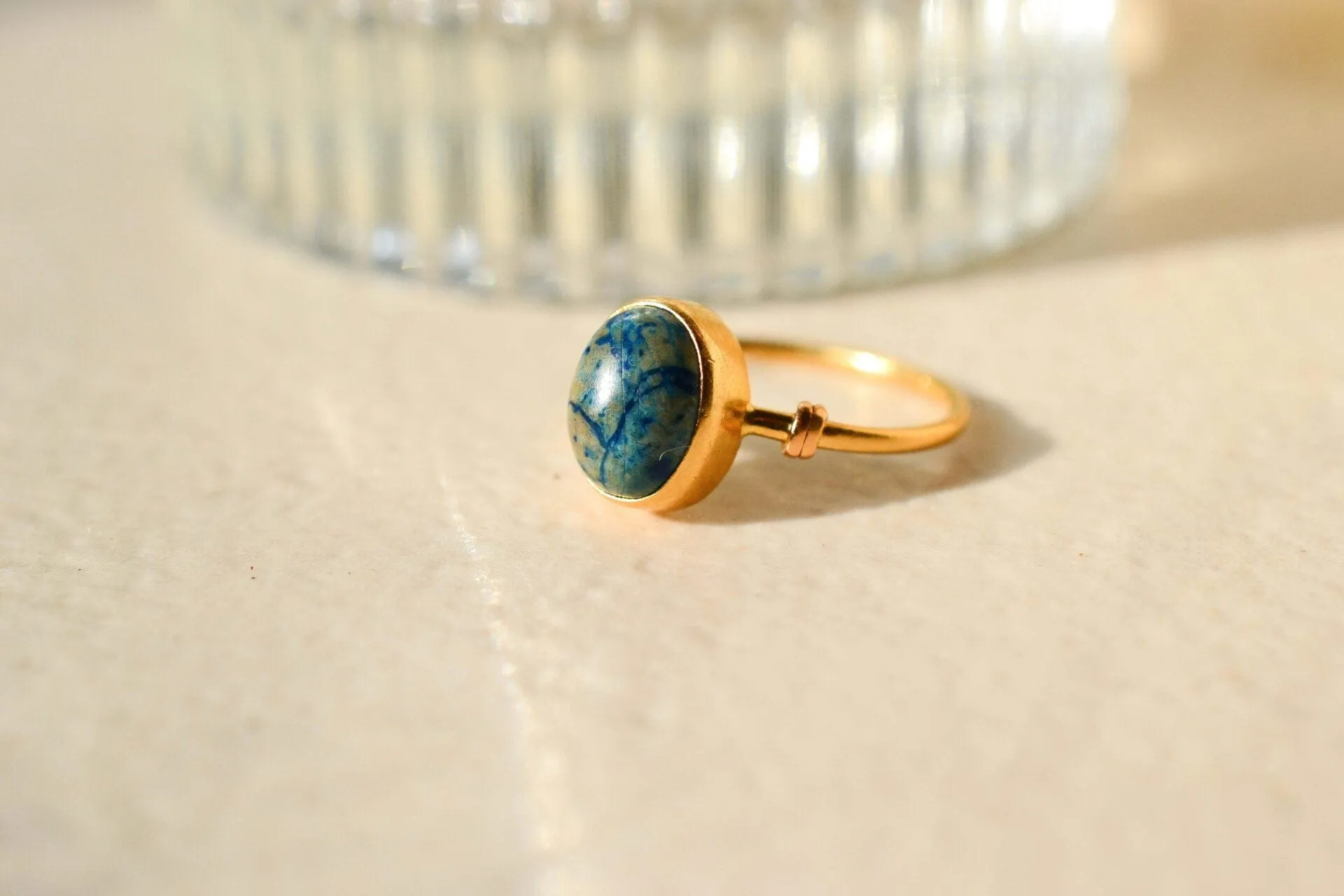 Bague cabochon pierre bleue en or jaune 18 carats sold by 58 Facettes product image thumbnail 4