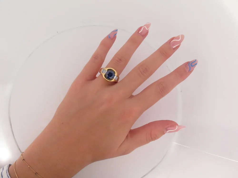 Poiray - Bague en or jaune 18k avec saphir et diamants baguette, T57 sold by 58 Facettes product image thumbnail 2