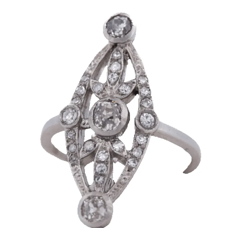 Bague Art déco en platine 950 avec diamants taille ancienne made by 58 Facettes