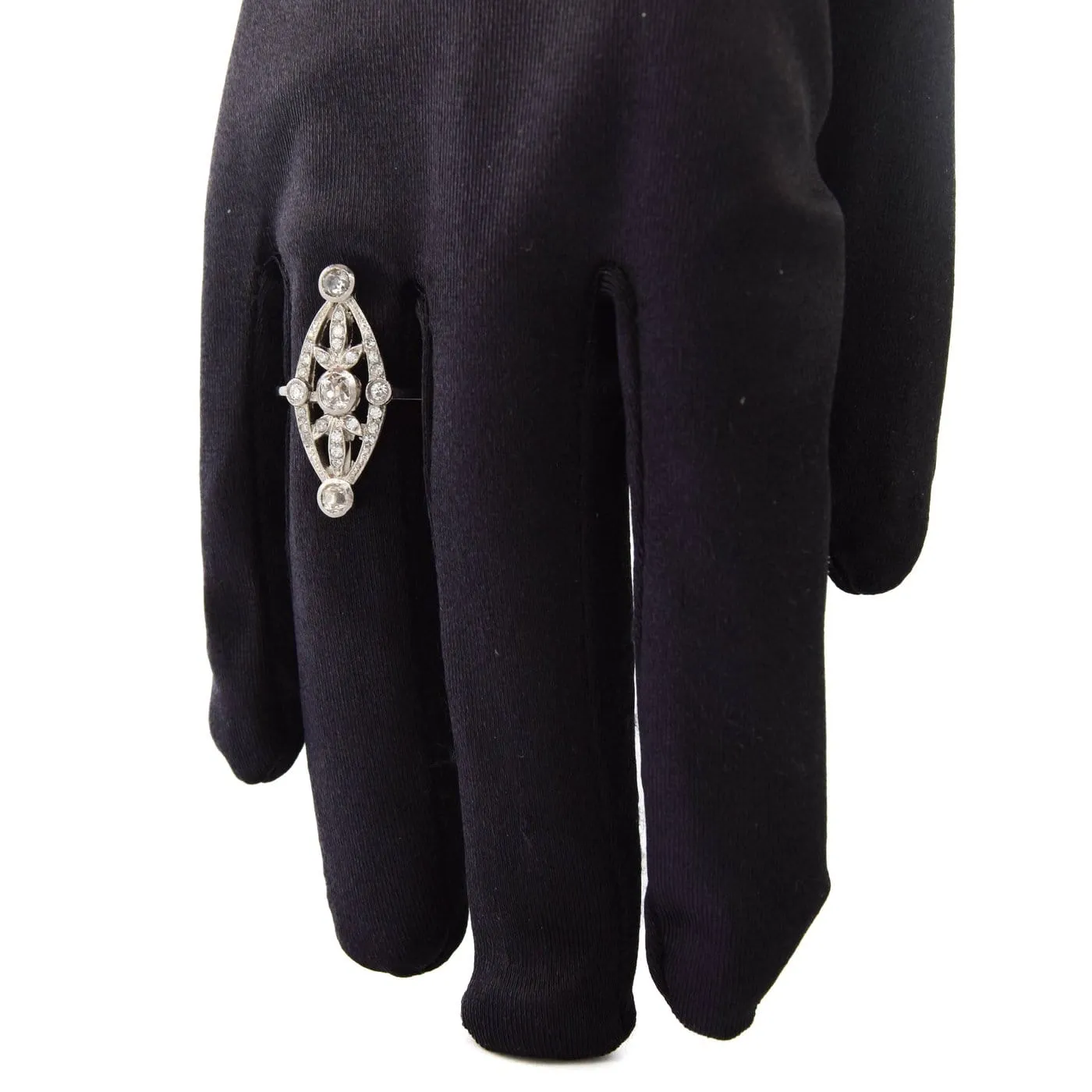 Bague Art déco en platine 950 avec diamants taille ancienne sold by 58 Facettes product image thumbnail 2