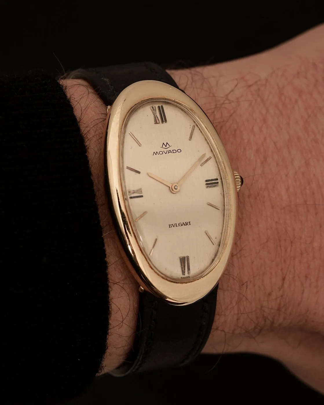 Movado pour Bulgari - Montre « Baignoire allongée » en or jaune 18K, double signature sold by 58 Facettes product image thumbnail 2