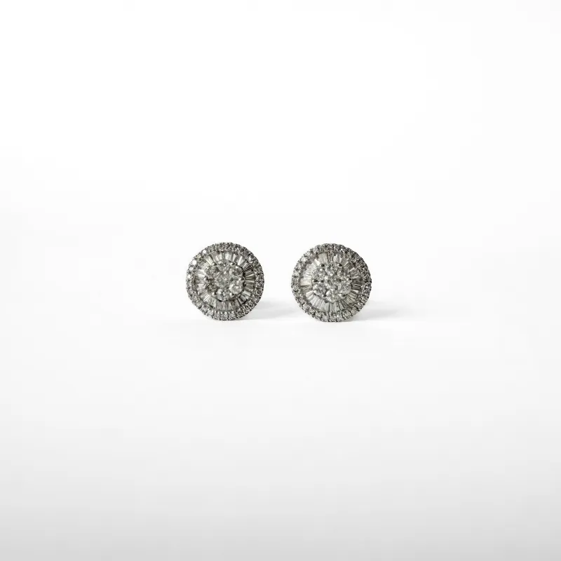 Boucles d'oreilles n° 140 - Puces en or blanc 18 carats et diamants made by 58 Facettes
