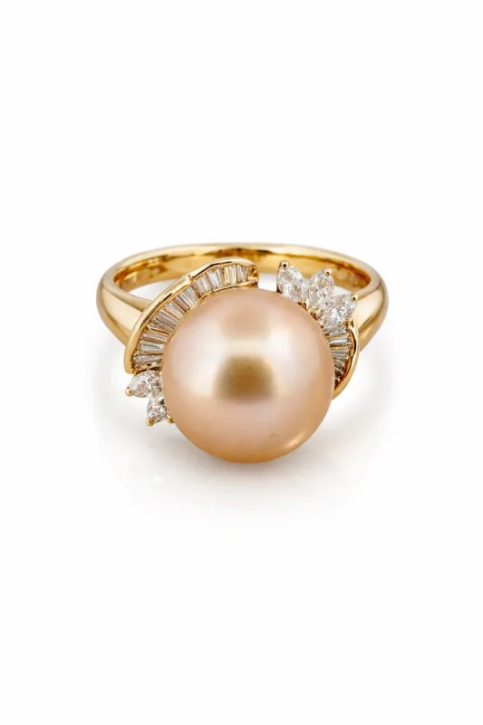 Bague en or jaune 18 carats avec perle et diamants made by 58 Facettes