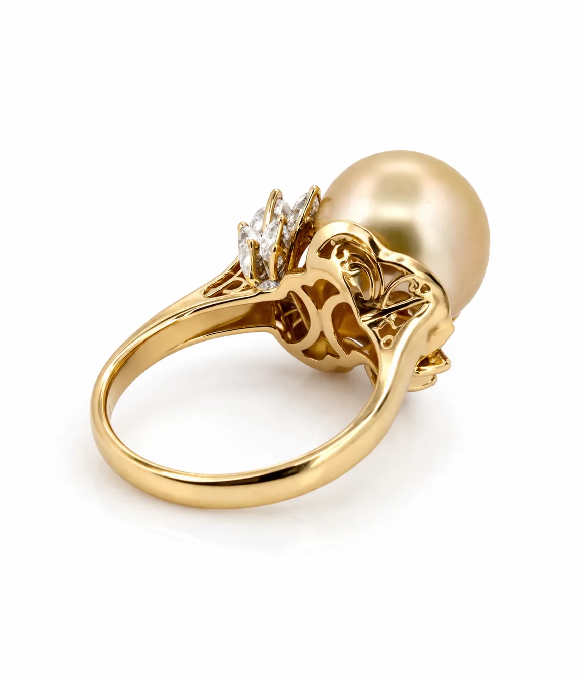 Bague en or jaune 18 carats avec perle et diamants sold by 58 Facettes product image thumbnail 3