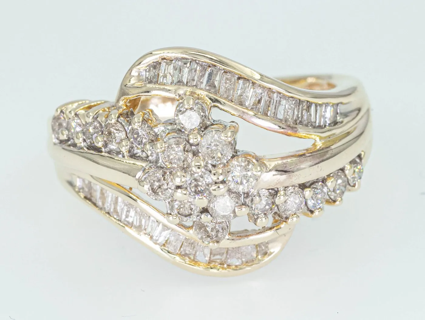 Bague entourage - Or jaune 14 ct et diamants 0,65 ct sold by 58 Facettes