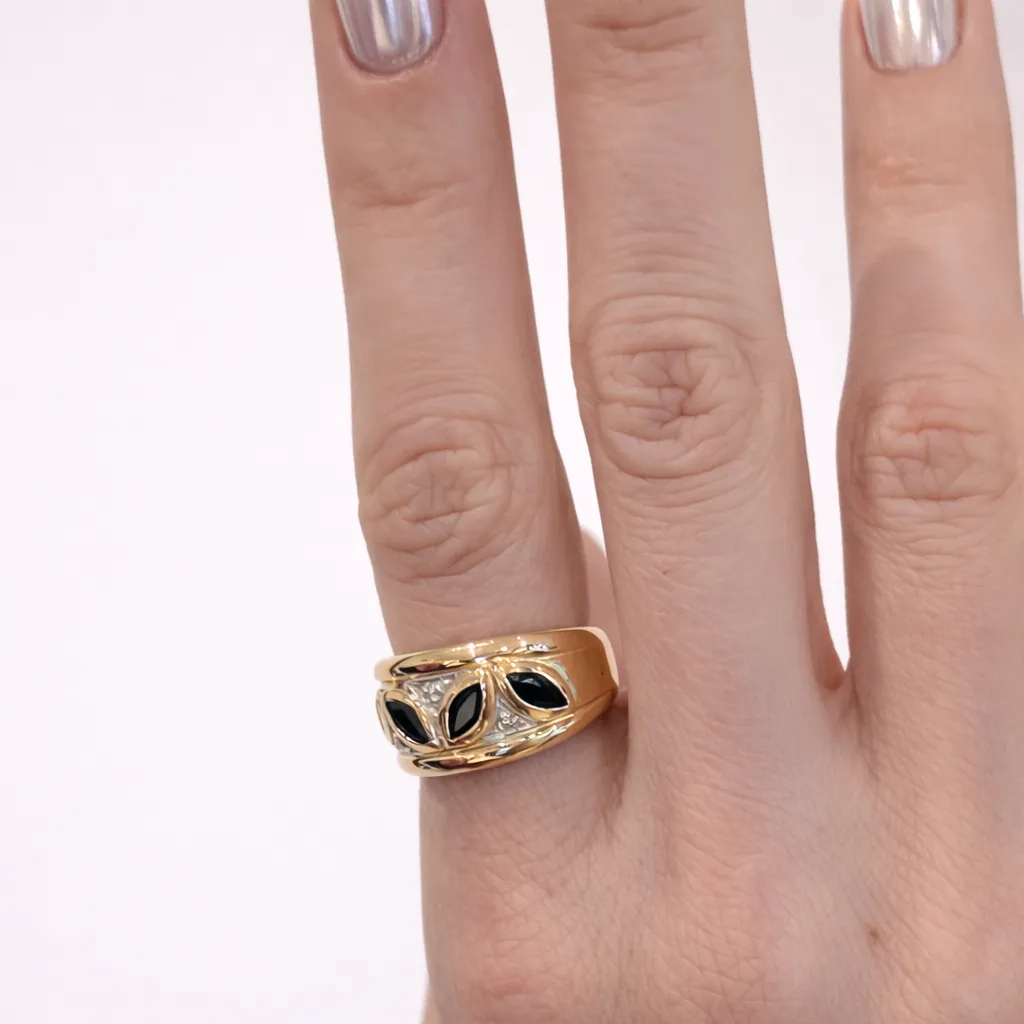 Bague bandeau en or jaune 18 carats saphirs marquise et diamants sold by 58 Facettes product image thumbnail 2