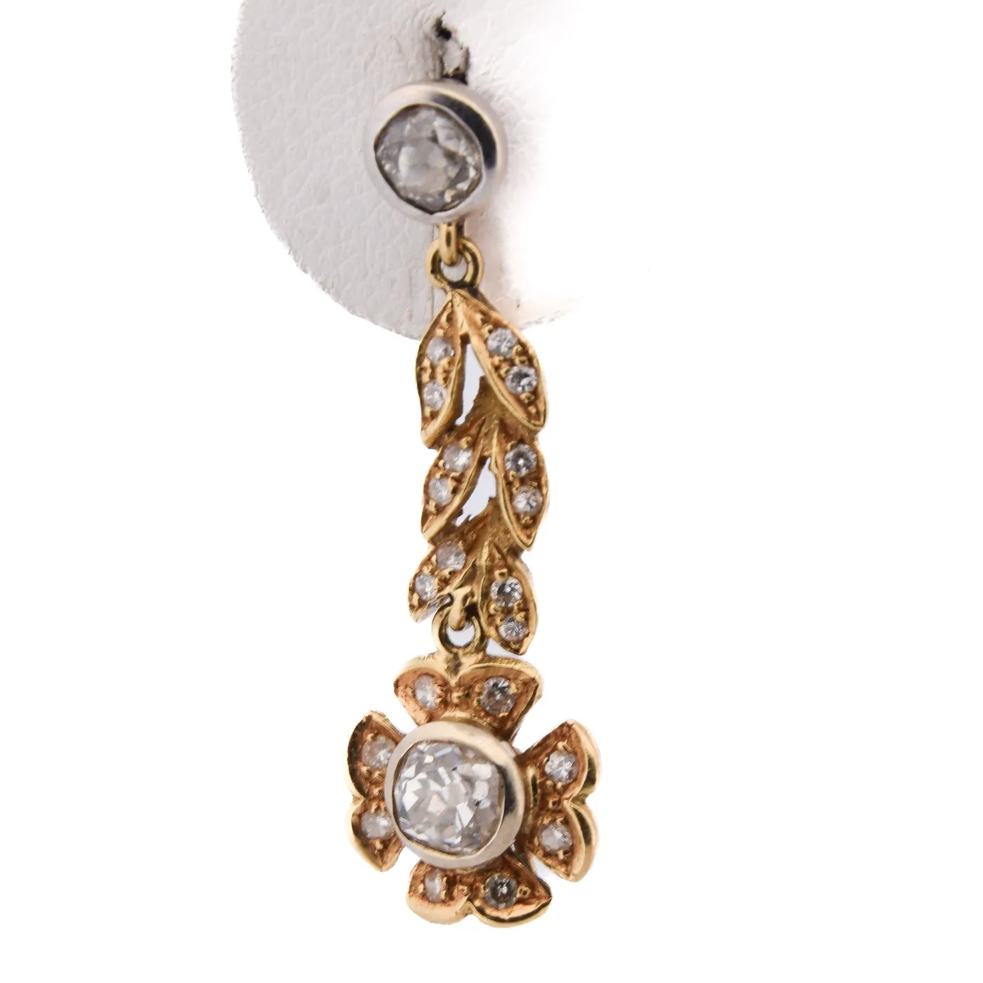 Boucles d’oreilles pendantes vintage en or jaune 18 ct et diamants sold by 58 Facettes product image thumbnail 3