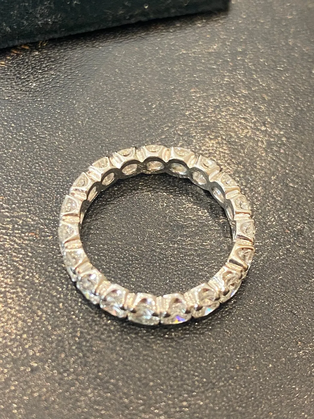 Alliance américaine - Bague tour complet en platine et diamants 2,85 ct sold by 58 Facettes product image thumbnail 4