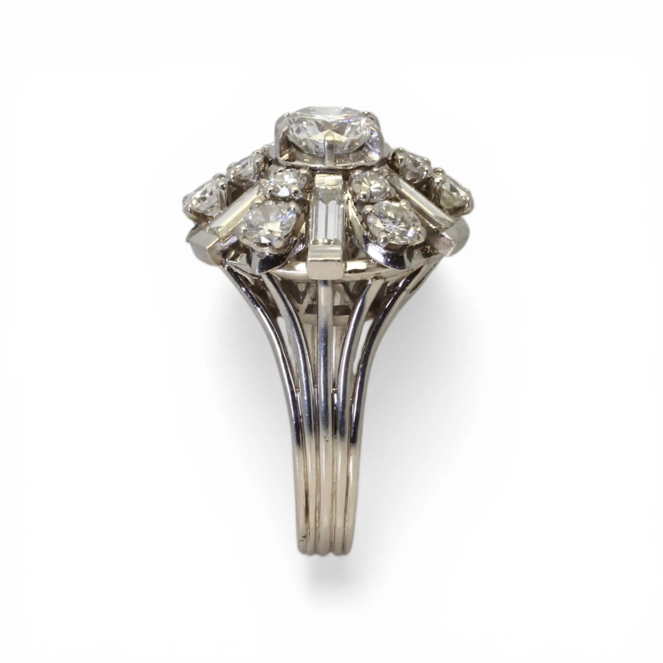 Bague jupe en platine et diamants sold by 58 Facettes product image thumbnail 4