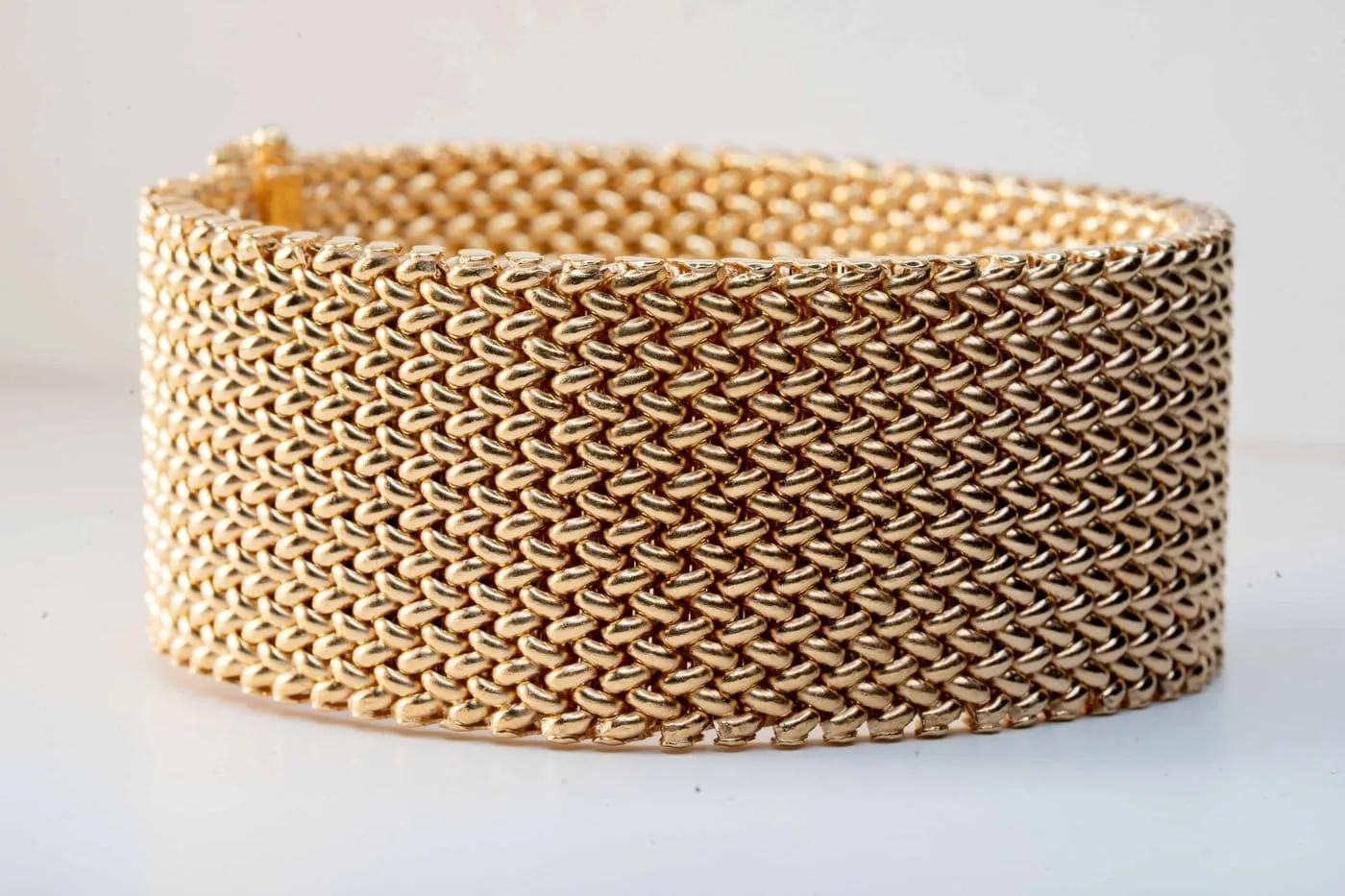 Bracelet vintage - Maille tissu en or jaune 18 ct sold by 58 Facettes product image thumbnail 5
