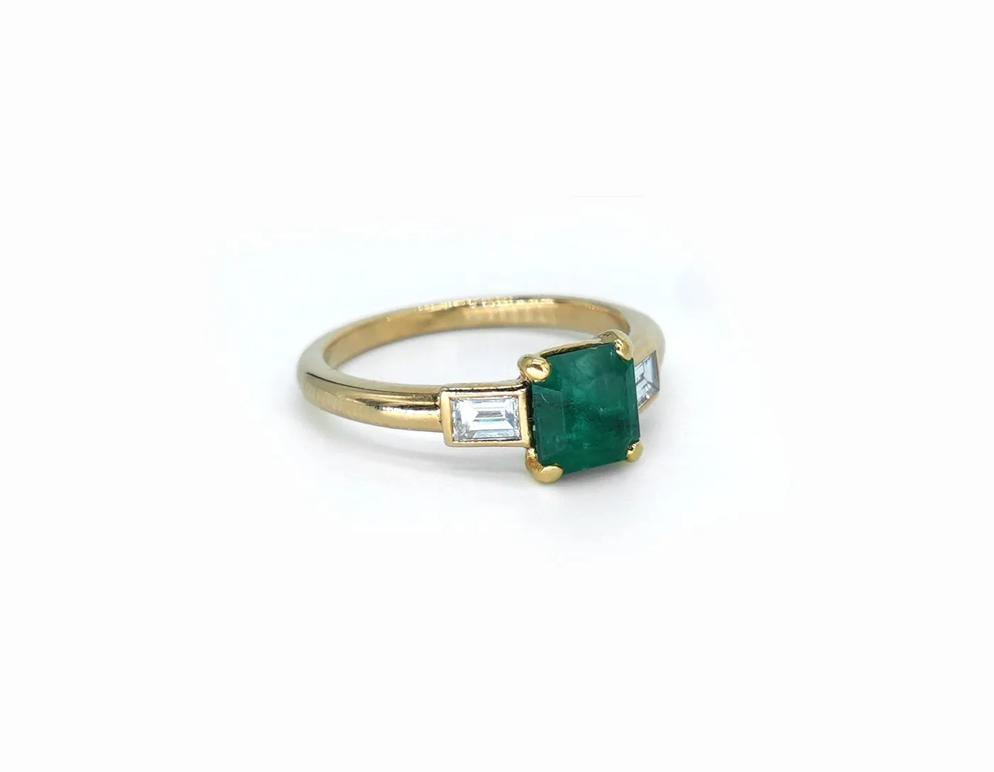 Solitaire - Bague en or jaune 18 carats, émeraude et diamants baguette sold by 58 Facettes product image thumbnail 4