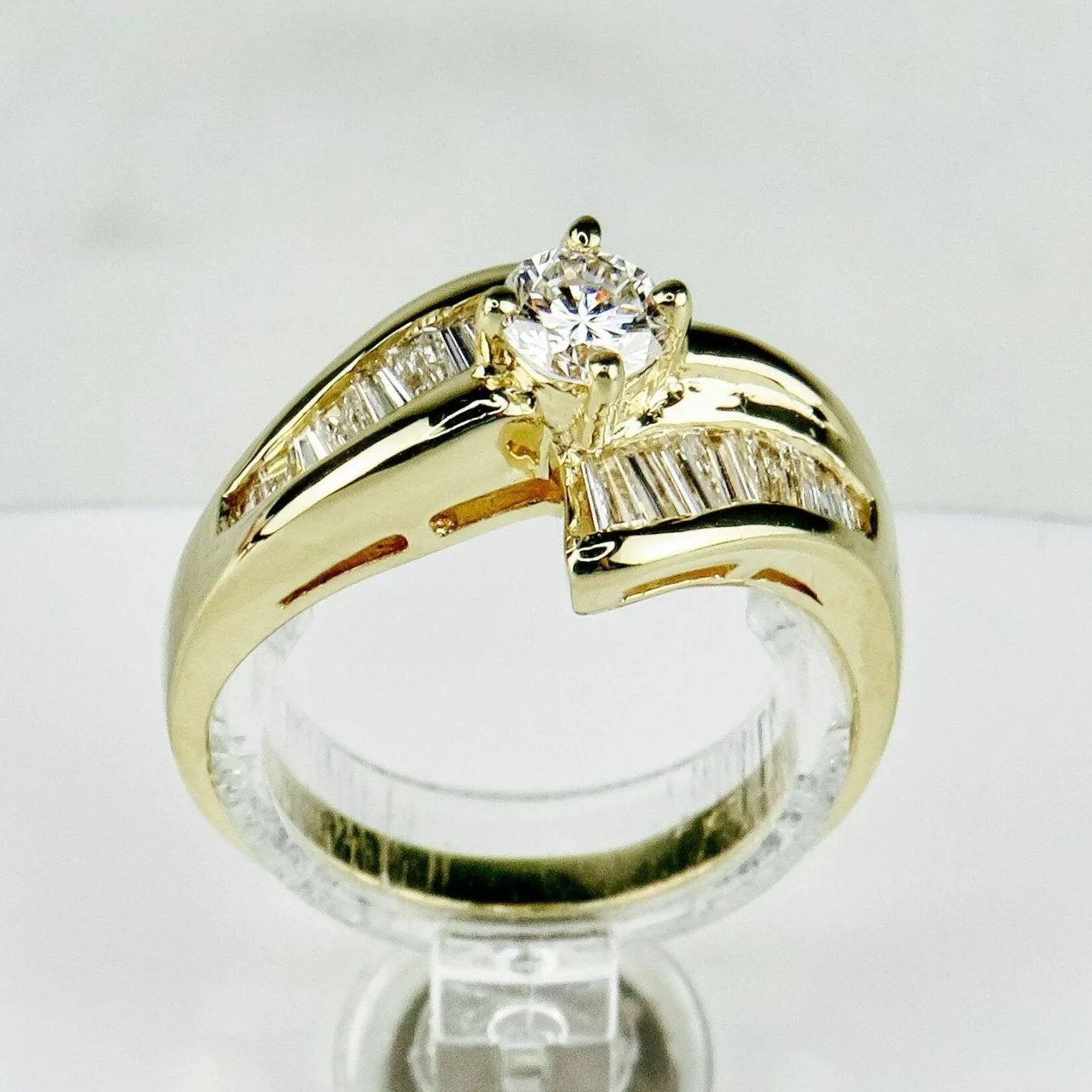 Bague halo - Solitaire en or jaune 18 carats et diamants sold by 58 Facettes product image thumbnail 3