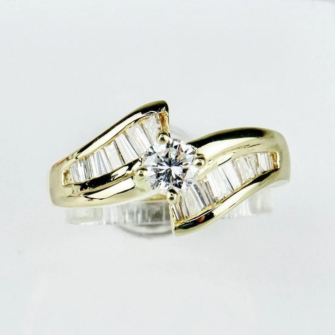 Bague halo - Solitaire en or jaune 18 carats et diamants sold by 58 Facettes