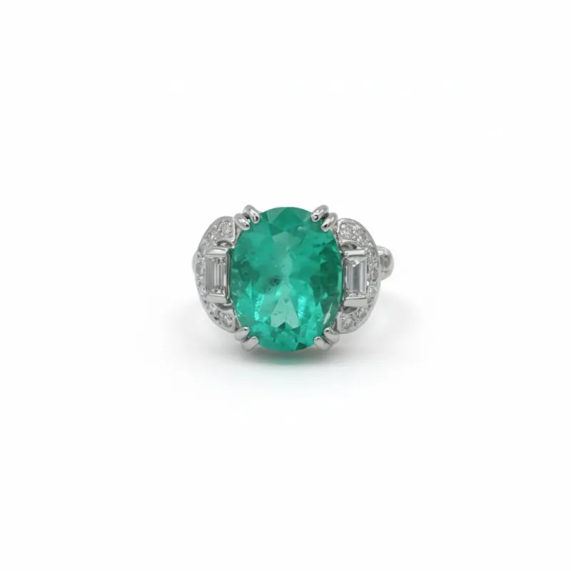 Bague en or blanc 18 carats à émeraude de Colombie 5,12 ct et diamants made by 58 Facettes
