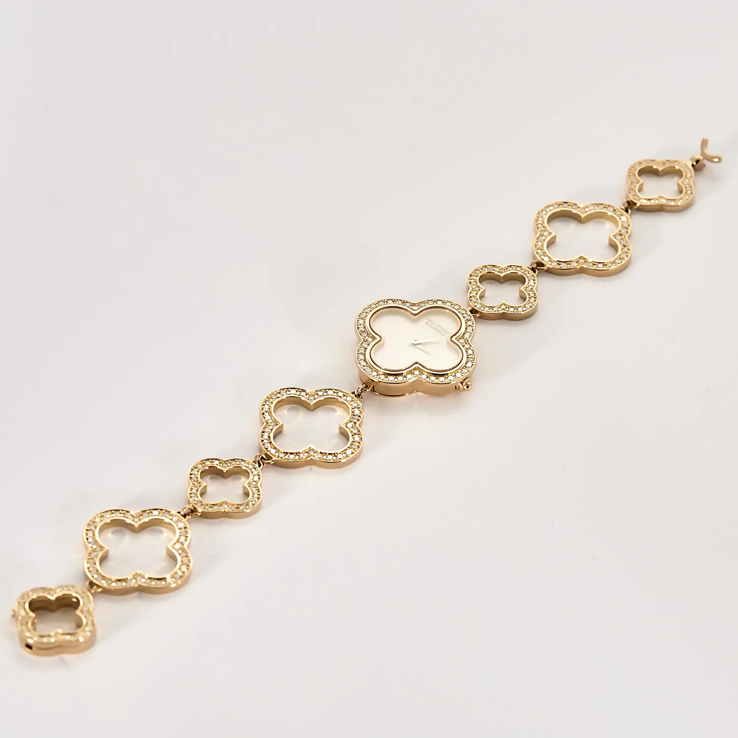Montre Van Cleef & Arpels Alhambra or rose, nacre et diamants sold by 58 Facettes product image thumbnail 5