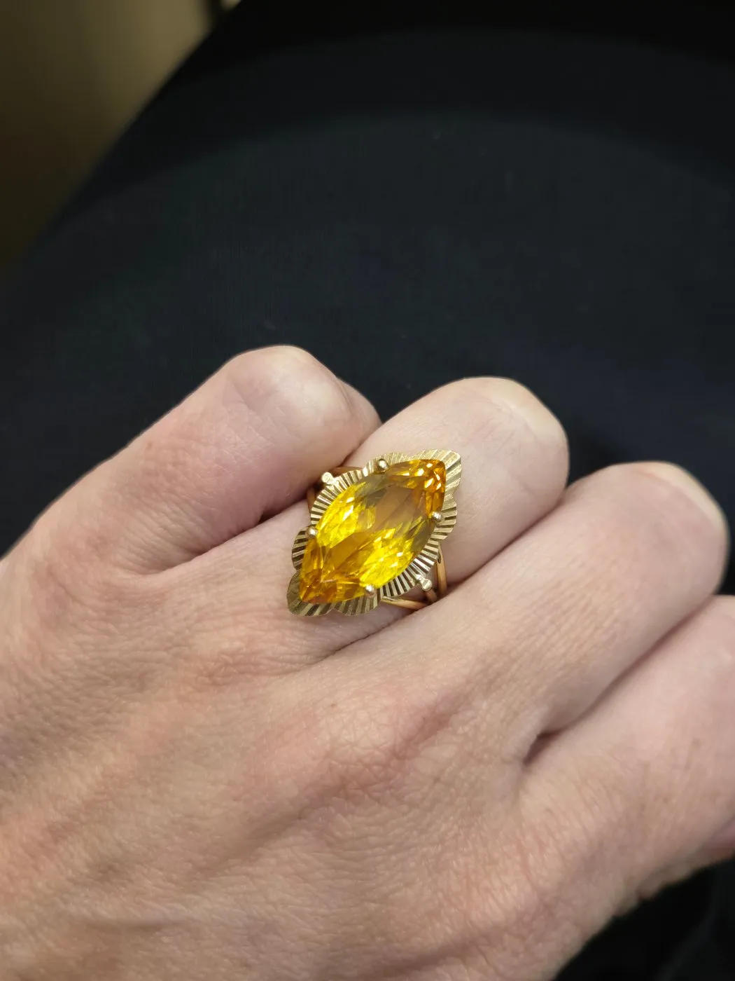 Bague marquise vintage en or jaune 18k et citrine sold by 58 Facettes product image thumbnail 2