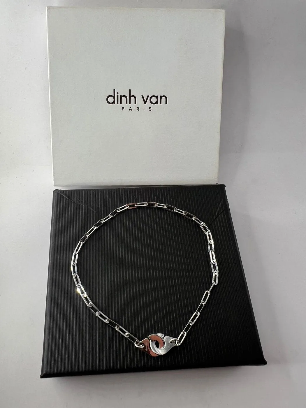 Dinh Van Menottes - Bracelet en or blanc 18 carats sold by 58 Facettes product image thumbnail 2