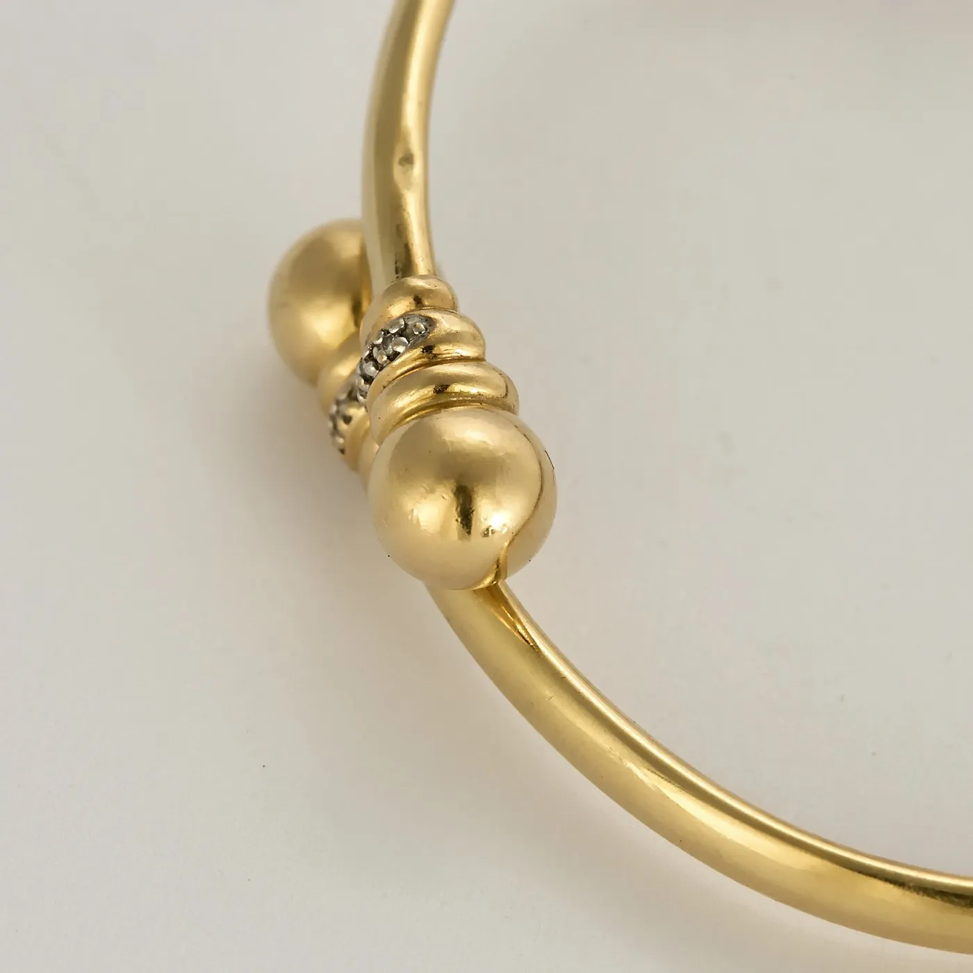 Bracelet jonc vintage croisé en or jaune 14k et diamants sold by 58 Facettes product image thumbnail 4