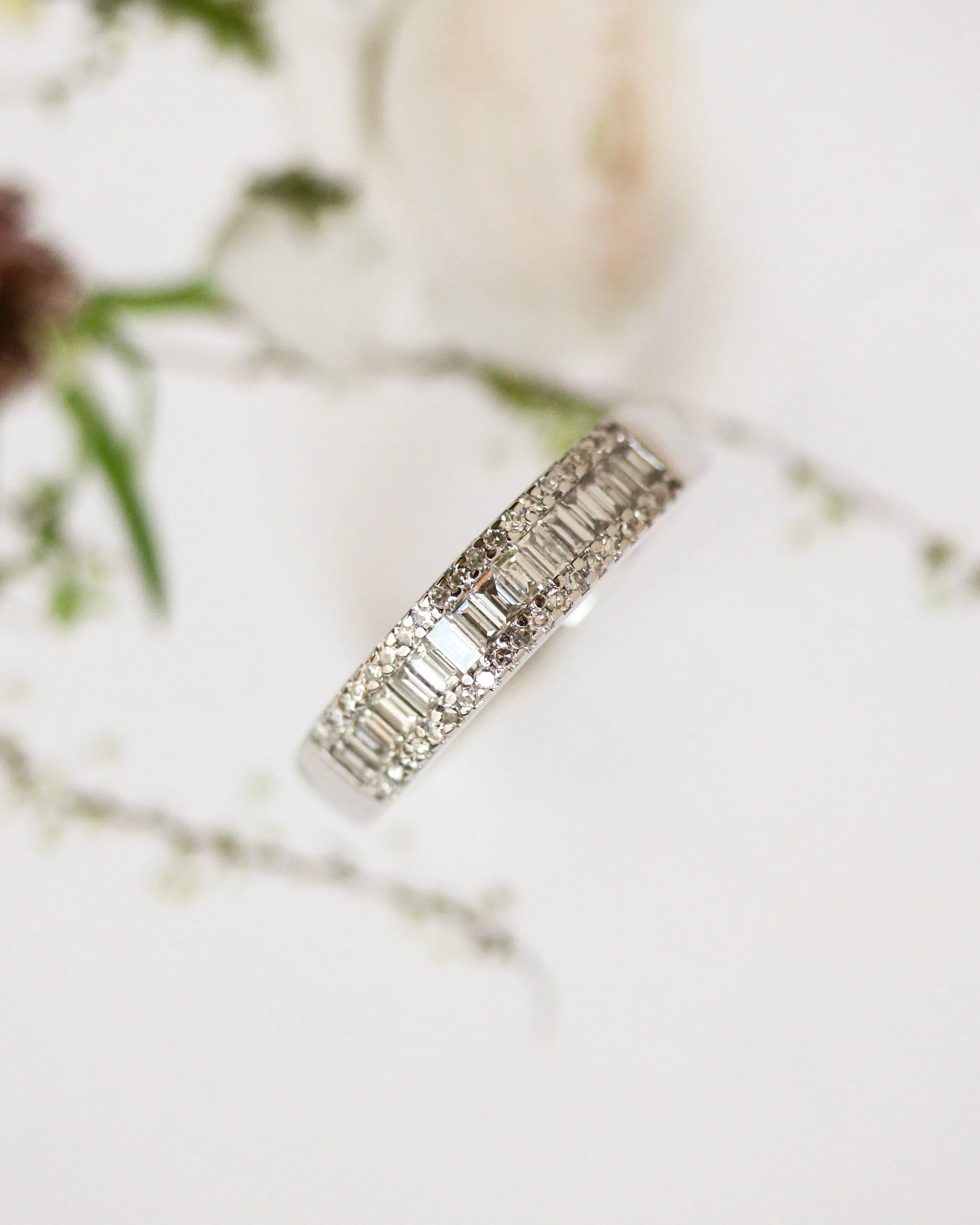 Alliance en or blanc 750 et diamants baguette sold by 58 Facettes product image thumbnail 3
