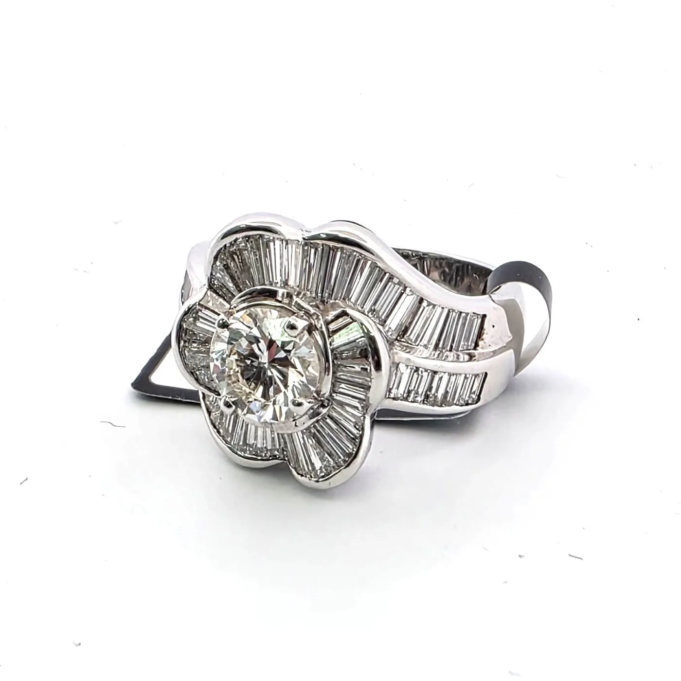 Bague bande en or blanc 18 ct avec diamants sold by 58 Facettes product image thumbnail 2