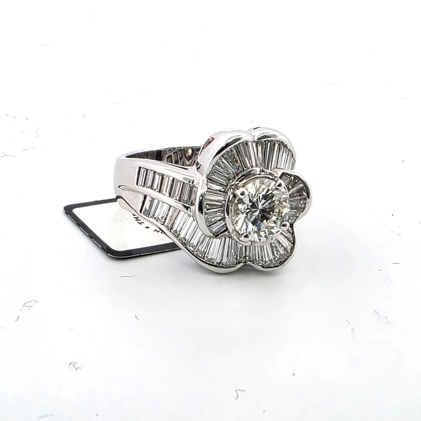 Bague bande en or blanc 18 ct avec diamants sold by 58 Facettes product image thumbnail 3