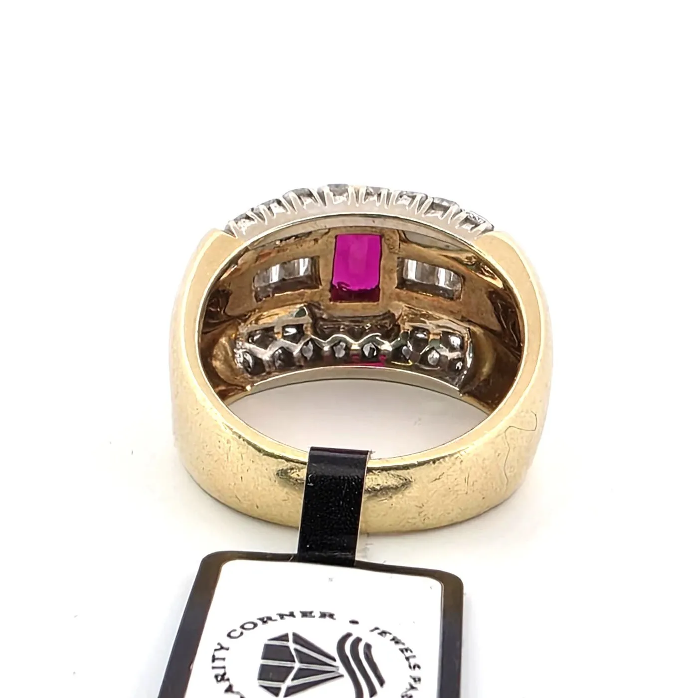 Bague en or jaune avec diamants et rubis central sold by 58 Facettes product image thumbnail 4