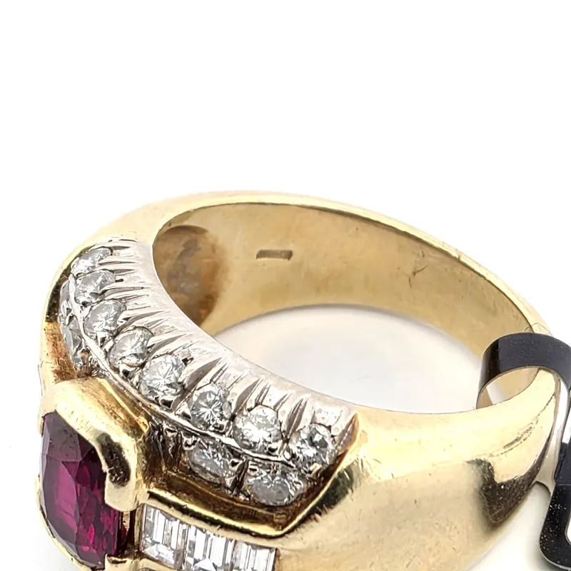 Bague en or jaune avec diamants et rubis central made by 58 Facettes