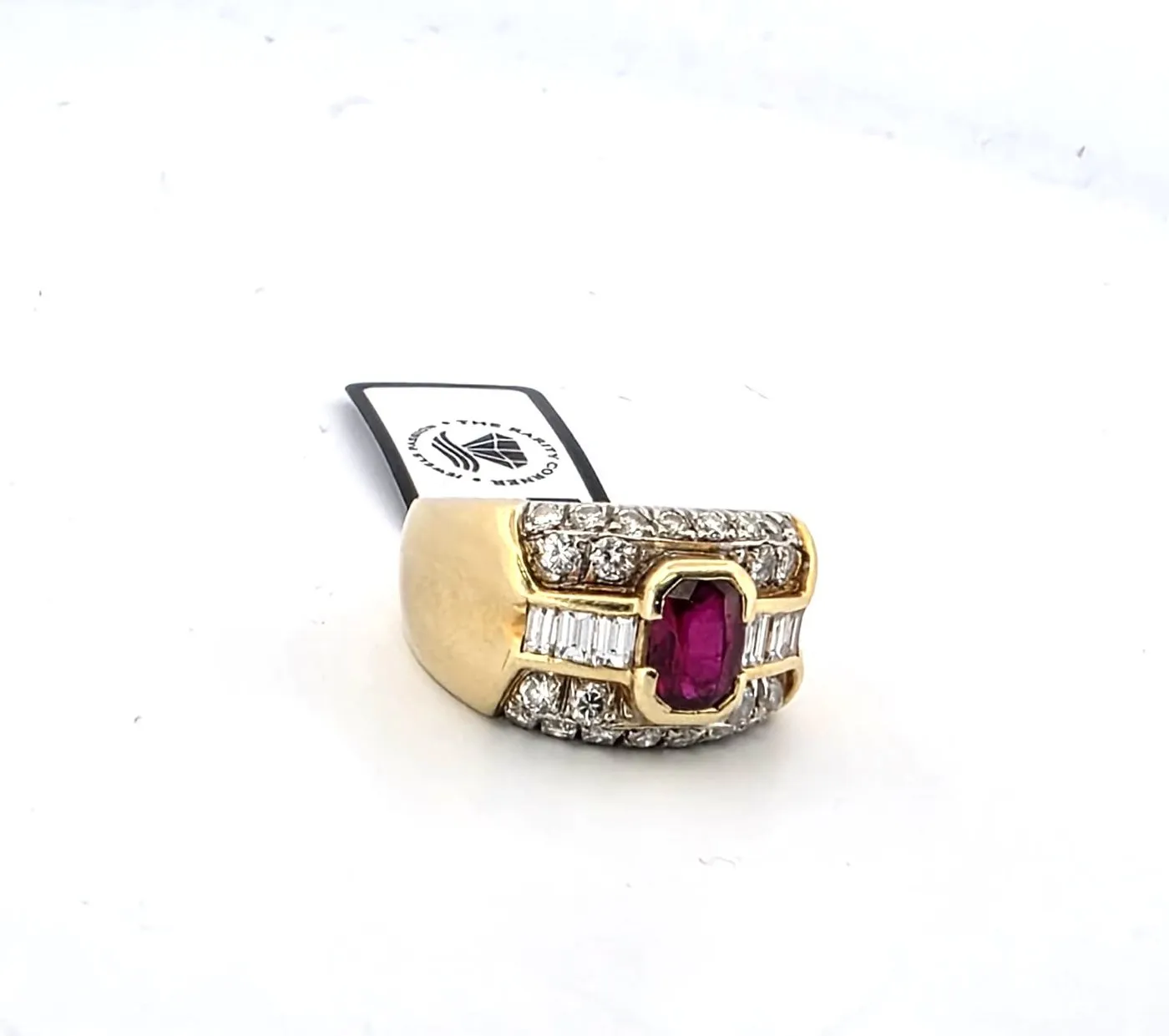 Bague en or jaune avec diamants et rubis central sold by 58 Facettes product image thumbnail 5