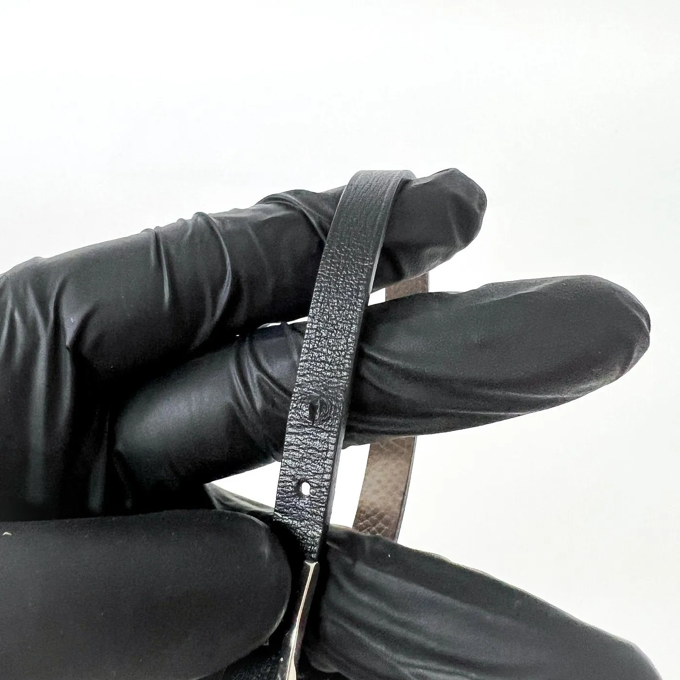 Hermès Behapi - Bracelet réversible en cuir noir sold by 58 Facettes product image thumbnail 4