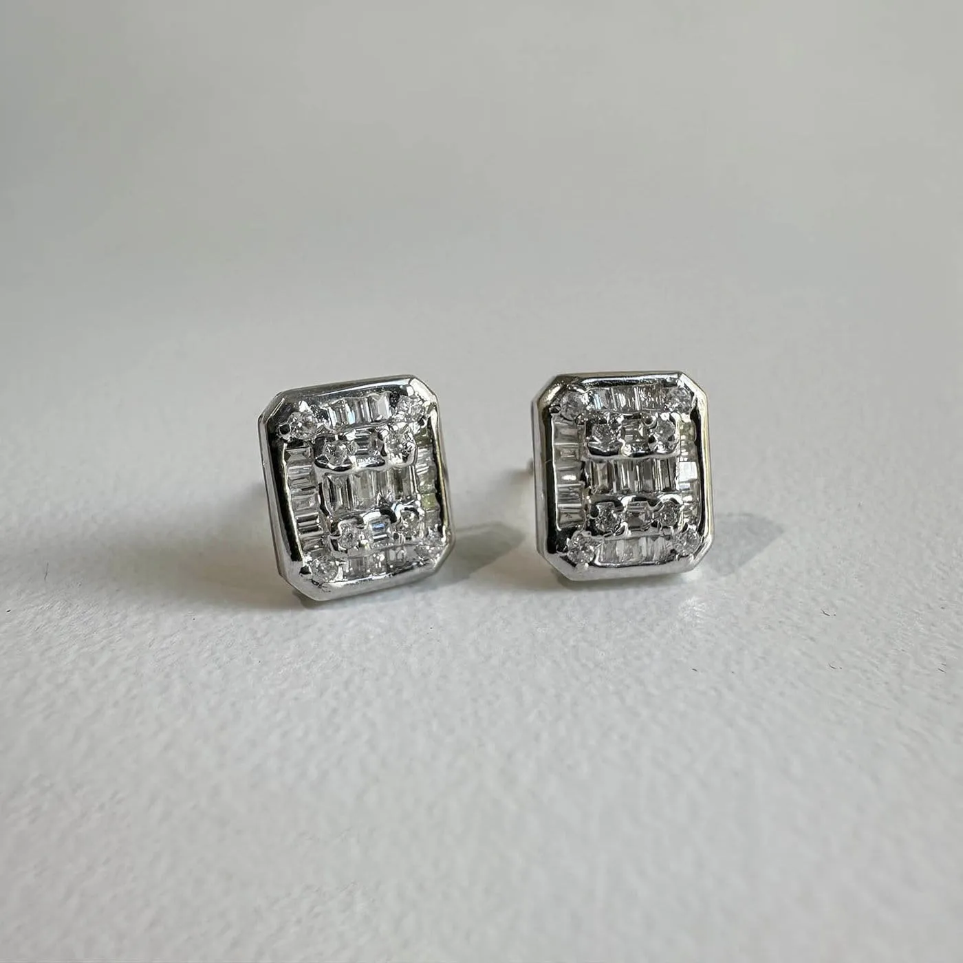 AITCHES - Boucles d’oreilles en or blanc 18K et diamants sold by 58 Facettes product image thumbnail 3