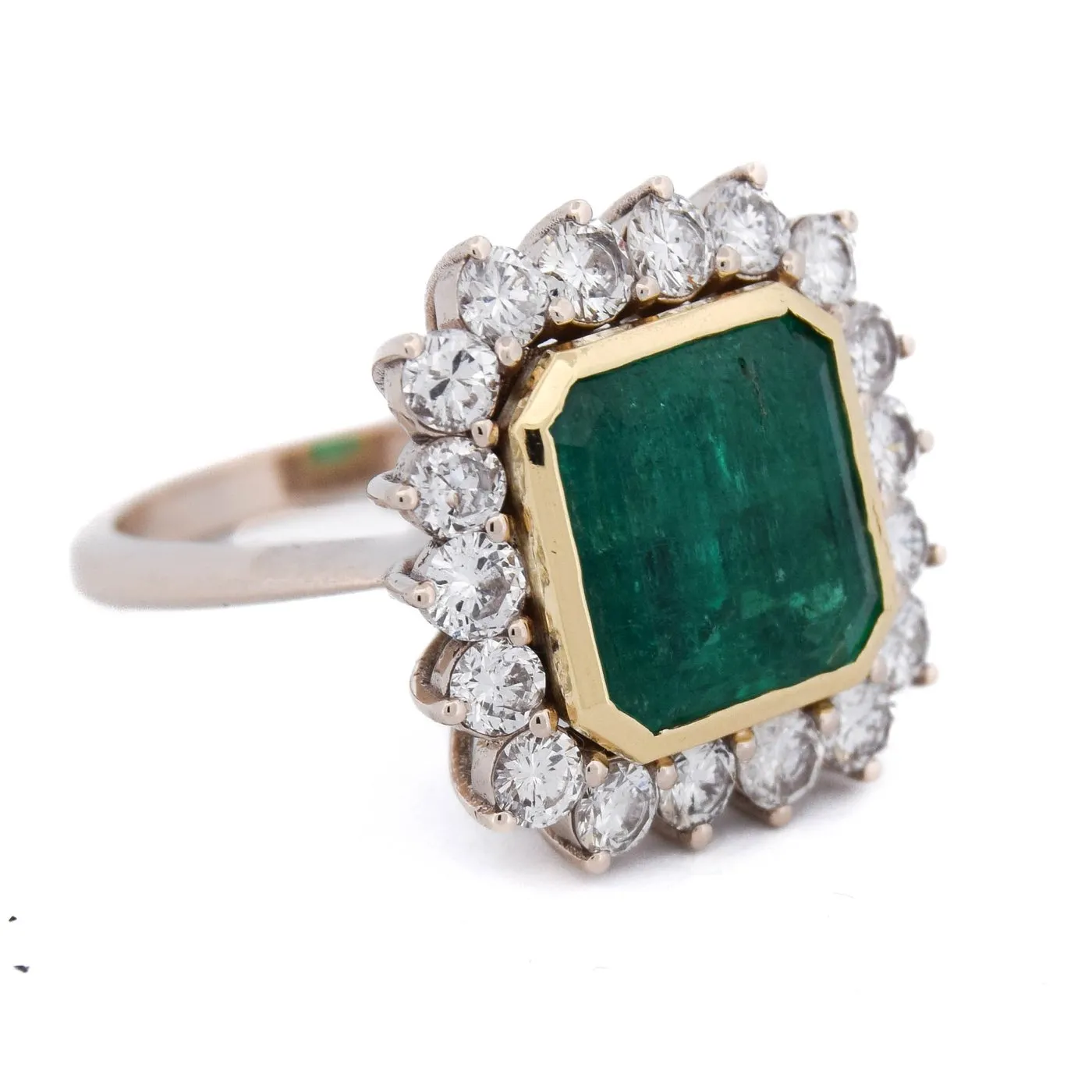 Bague vintage en or jaune 18 kt avec émeraude et diamants sold by 58 Facettes product image thumbnail 4