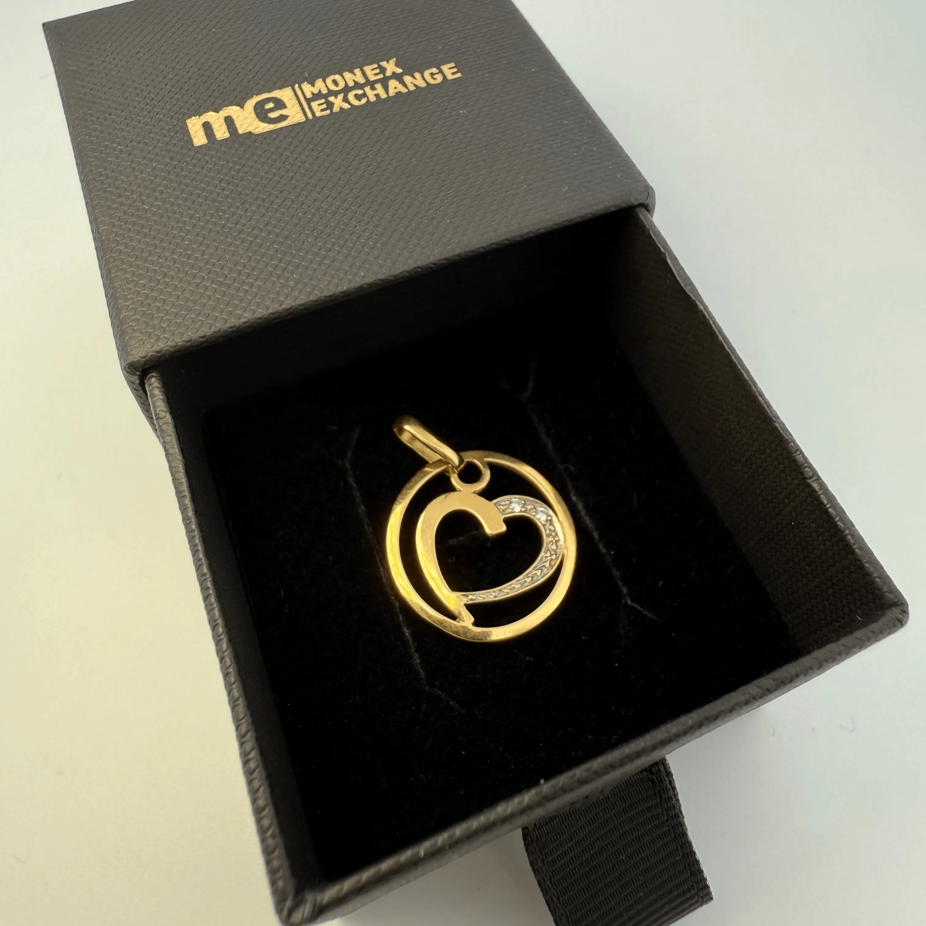 Pendentif cœur en or jaune 18 carats et pierres claires sold by 58 Facettes product image thumbnail 3