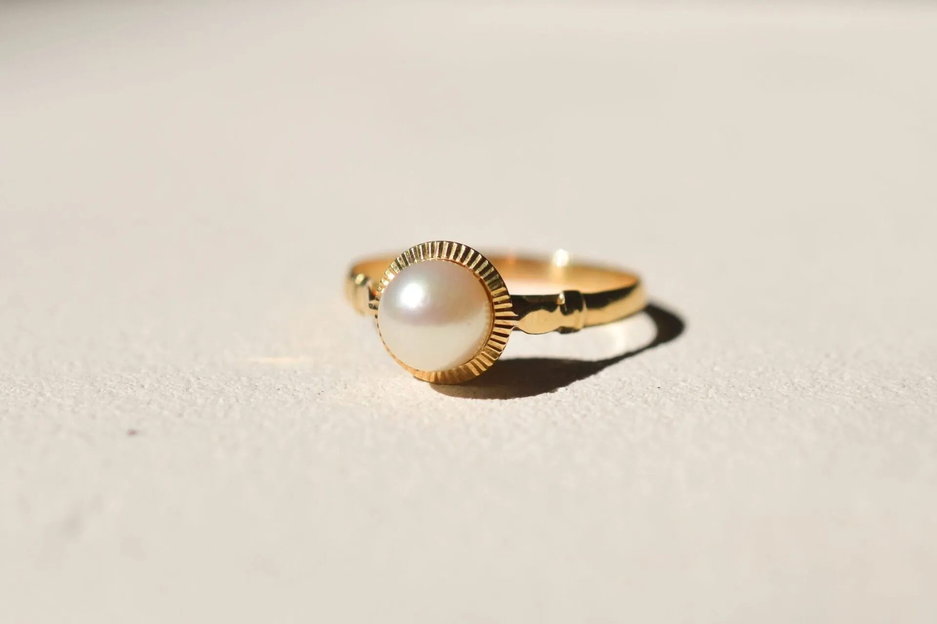 Bague solitaire en or jaune et perle de culture sold by 58 Facettes