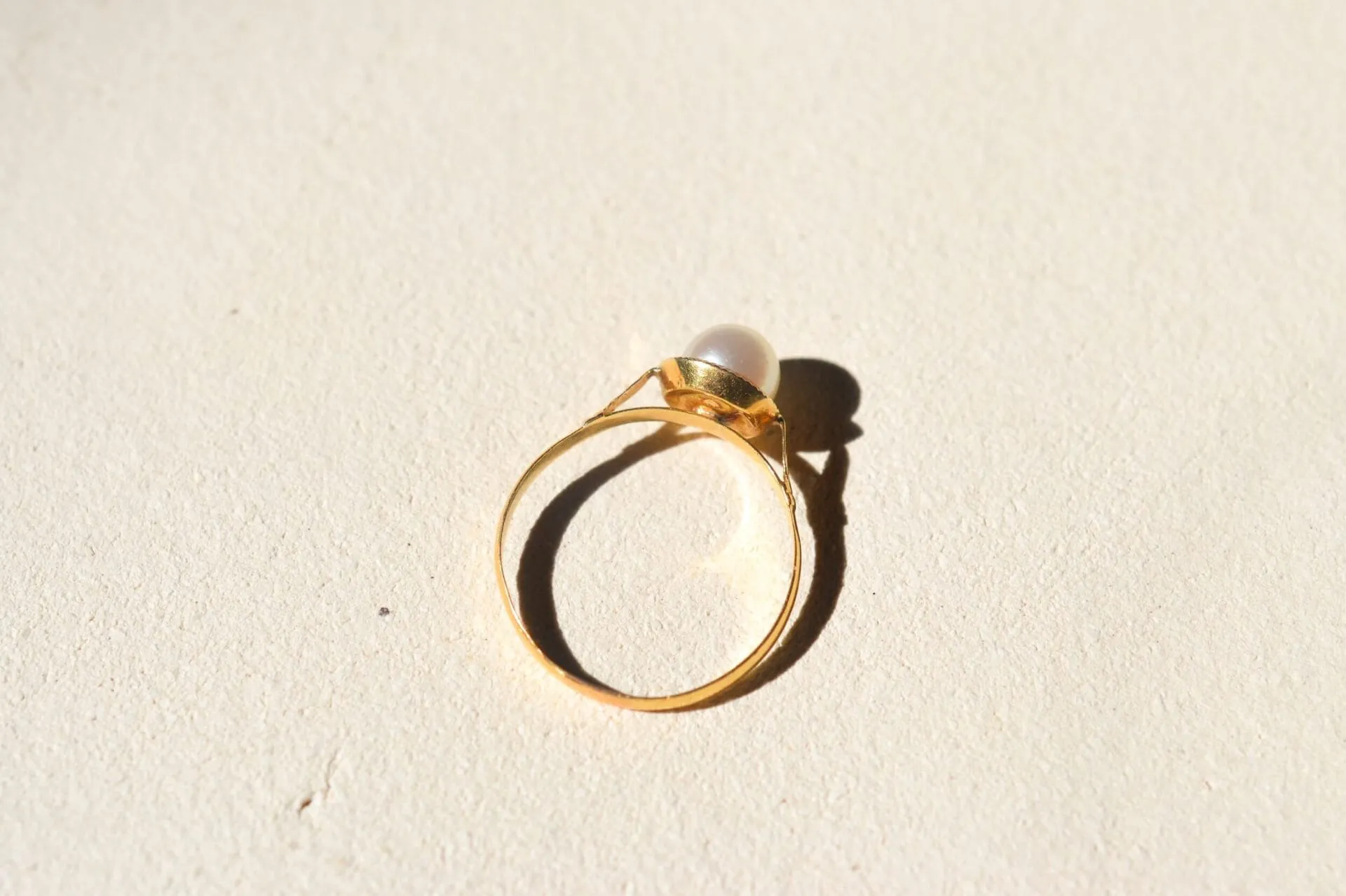 Bague solitaire en or jaune et perle de culture sold by 58 Facettes product image thumbnail 5