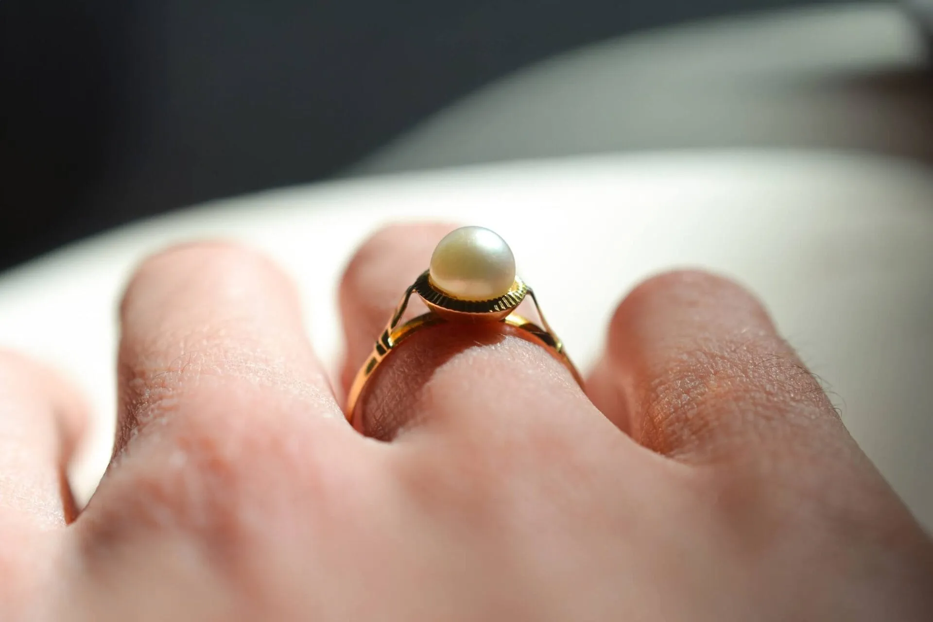 Bague solitaire en or jaune et perle de culture sold by 58 Facettes product image thumbnail 3