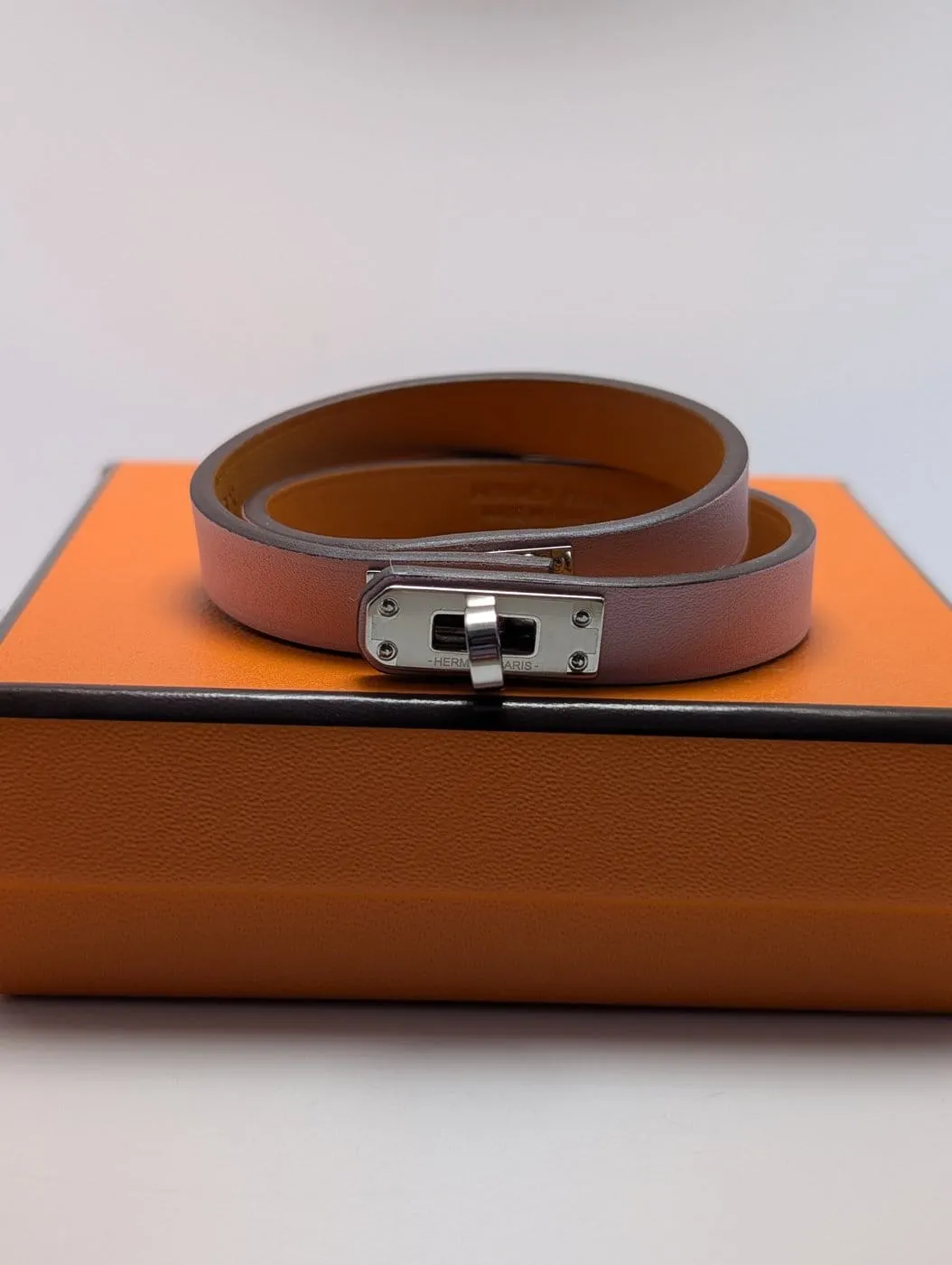 Hermès Kelly Double Tour - Bracelet en acier et veau Swift sold by 58 Facettes product image thumbnail 2