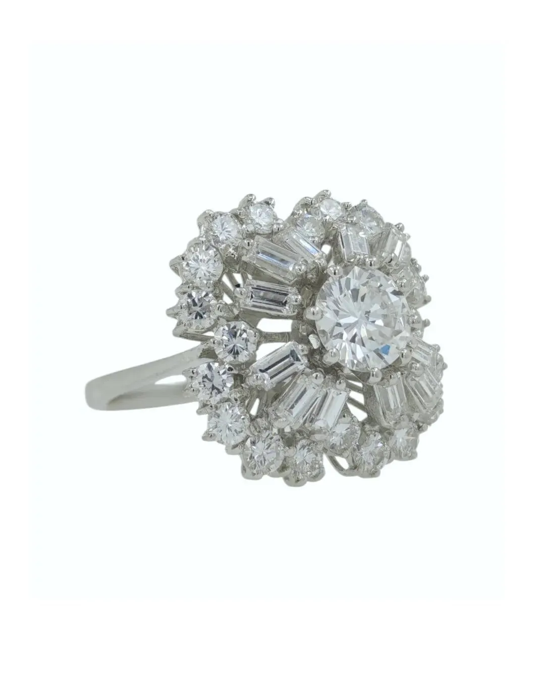 Bague en or blanc 18 kt avec diamants ronds et baguette sold by 58 Facettes product image thumbnail 2