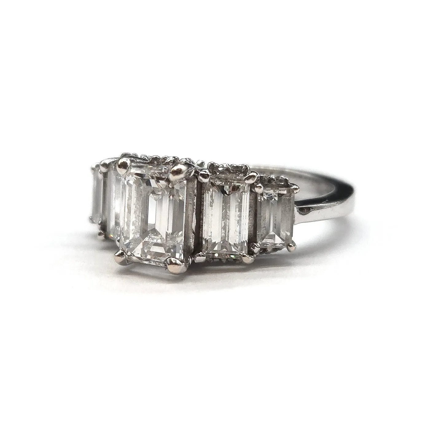 Bague en or blanc 18K et diamants sold by 58 Facettes product image thumbnail 3