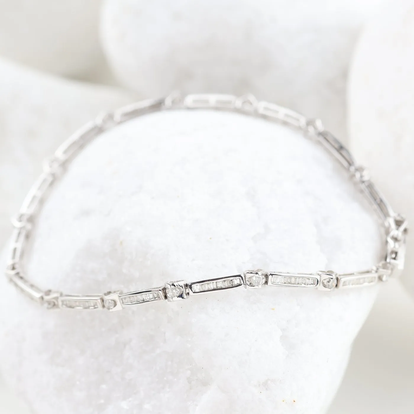 Bracelet en or blanc 18K et diamants 1,06 ct sold by 58 Facettes product image thumbnail 4