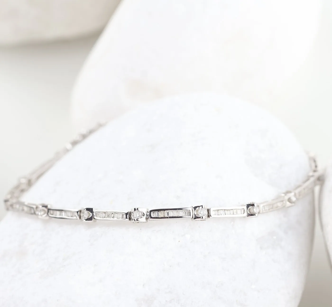 Bracelet en or blanc 18K et diamants 1,06 ct sold by 58 Facettes product image thumbnail 5